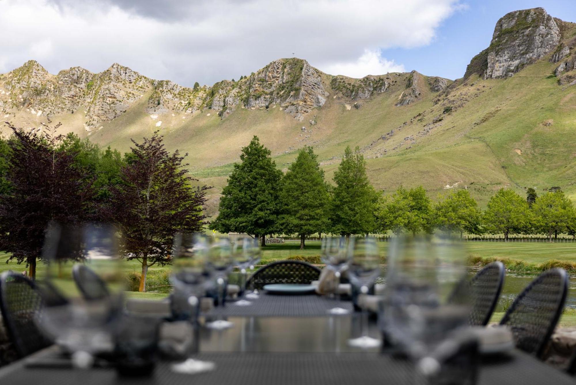Craggy Range Luxury Vineyard Retreat Villa Havelock North Bagian luar foto